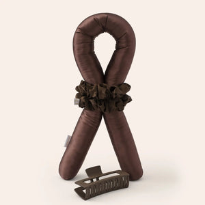 Heatless Curls in Mulberry Silk