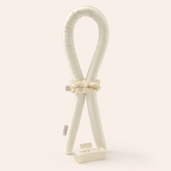 Heatless Curls in Mulberry Silk